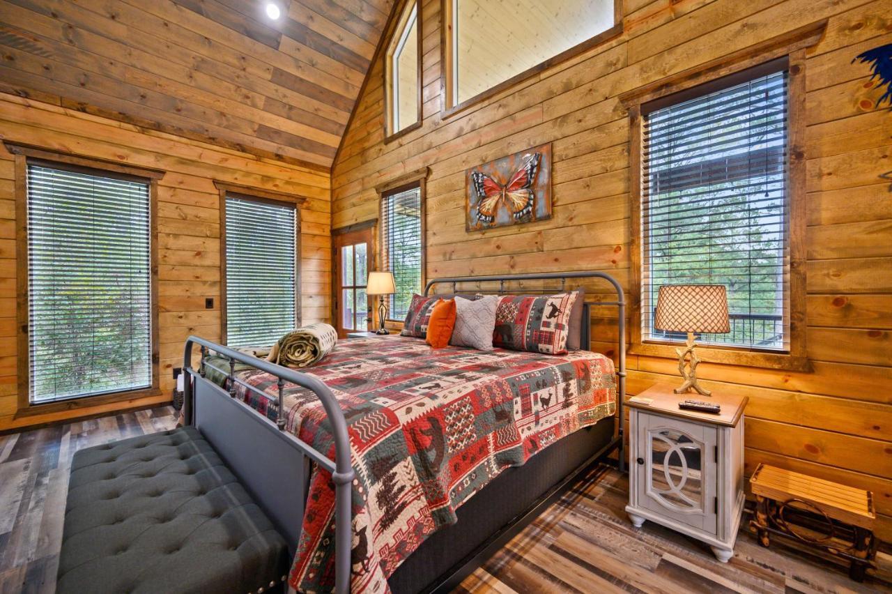 The Adirondack Honeymoon Hot Tub Soaking Tub Wood Burning Fireplace Stephens Gap Buitenkant foto