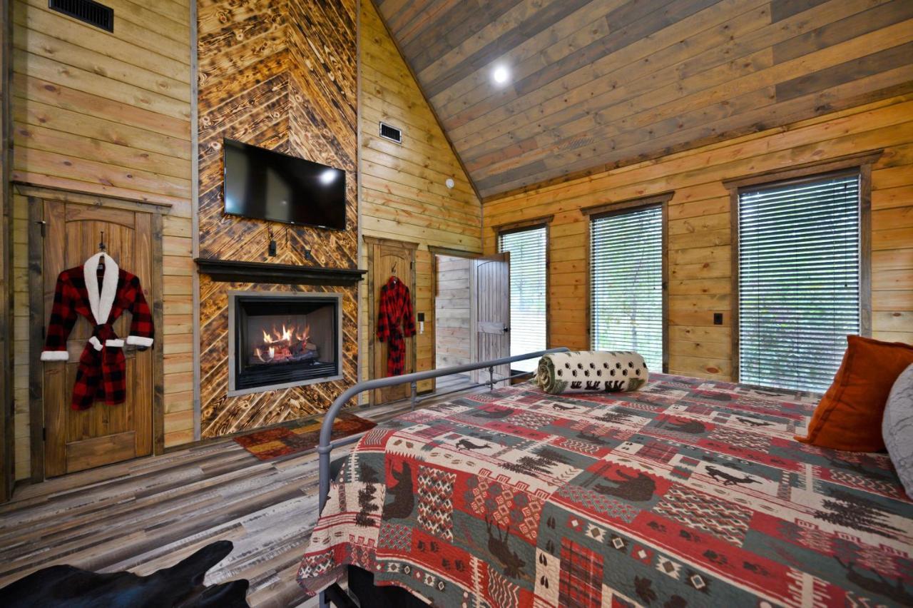 The Adirondack Honeymoon Hot Tub Soaking Tub Wood Burning Fireplace Stephens Gap Buitenkant foto