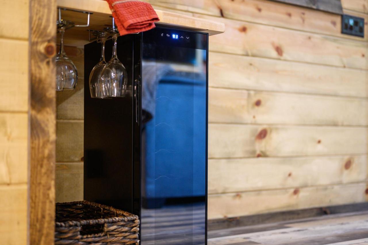 The Adirondack Honeymoon Hot Tub Soaking Tub Wood Burning Fireplace Stephens Gap Buitenkant foto